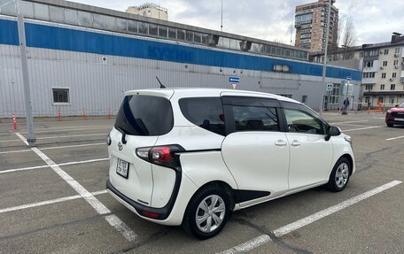 Toyota Sienta II, 2021 год, 1 950 000 рублей, 20 фотография