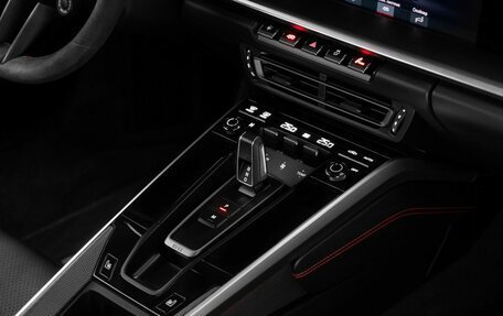 Porsche 911, 2021 год, 24 300 000 рублей, 32 фотография