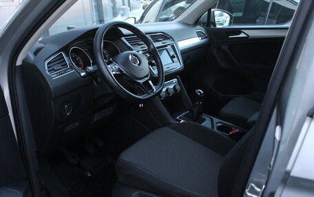 Volkswagen Tiguan II, 2019 год, 2 470 000 рублей, 6 фотография