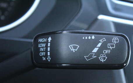 Volkswagen Tiguan II, 2019 год, 2 470 000 рублей, 13 фотография