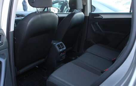 Volkswagen Tiguan II, 2019 год, 2 470 000 рублей, 19 фотография