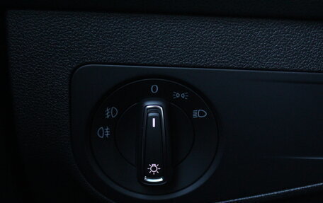 Volkswagen Tiguan II, 2019 год, 2 470 000 рублей, 17 фотография