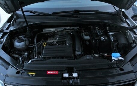 Volkswagen Tiguan II, 2019 год, 2 470 000 рублей, 23 фотография