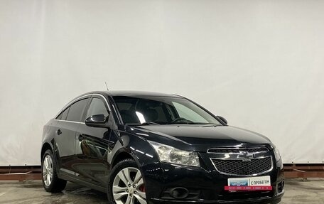 Chevrolet Cruze II, 2010 год, 679 000 рублей, 3 фотография