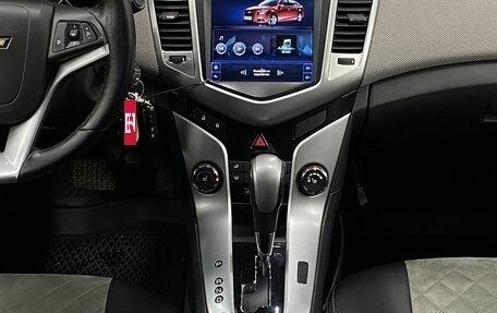 Chevrolet Cruze II, 2010 год, 679 000 рублей, 13 фотография