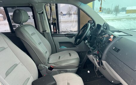 Volkswagen Transporter T5 рестайлинг, 2004 год, 1 280 000 рублей, 15 фотография