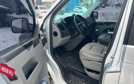 Volkswagen Transporter T5 рестайлинг, 2004 год, 1 280 000 рублей, 14 фотография