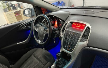 Opel Astra J, 2011 год, 550 000 рублей, 10 фотография