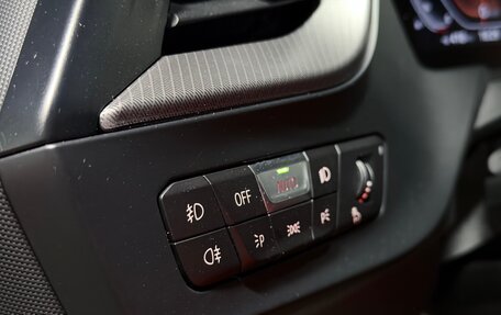 BMW 1 серия, 2021 год, 3 650 000 рублей, 13 фотография