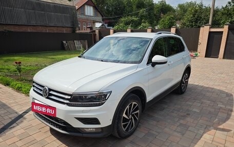 Volkswagen Tiguan II, 2018 год, 2 800 000 рублей, 2 фотография