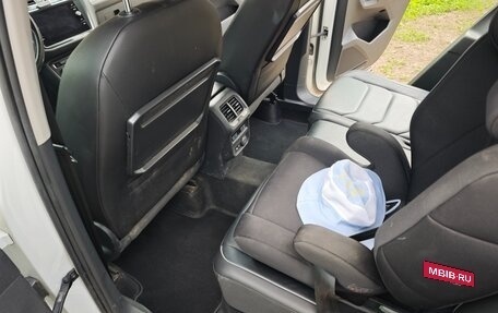 Volkswagen Tiguan II, 2018 год, 2 800 000 рублей, 13 фотография