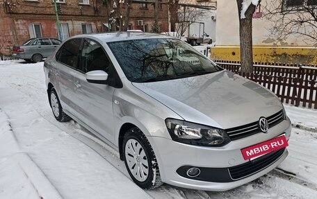 Volkswagen Polo VI (EU Market), 2012 год, 800 000 рублей, 2 фотография