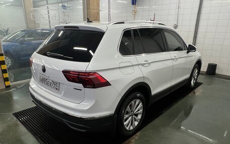 Volkswagen Tiguan II, 2021 год, 4 350 000 рублей, 3 фотография