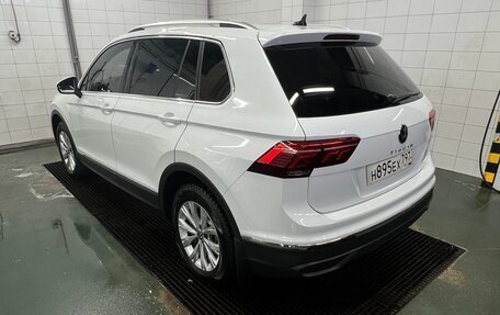 Volkswagen Tiguan II, 2021 год, 4 350 000 рублей, 4 фотография