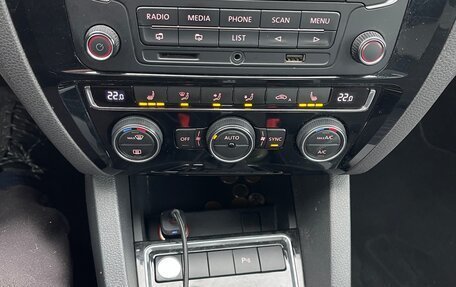 Volkswagen Jetta VI, 2015 год, 1 330 000 рублей, 20 фотография