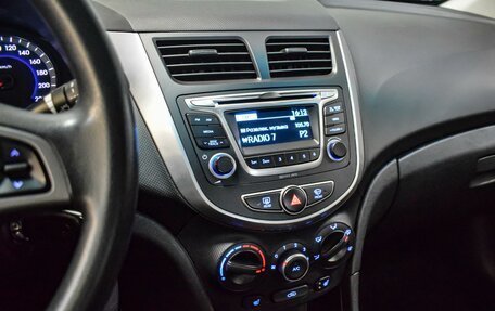 Hyundai Solaris II рестайлинг, 2016 год, 1 010 000 рублей, 12 фотография