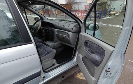 Renault Scenic III, 2001 год, 260 000 рублей, 10 фотография