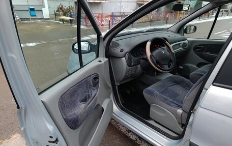 Renault Scenic III, 2001 год, 260 000 рублей, 9 фотография