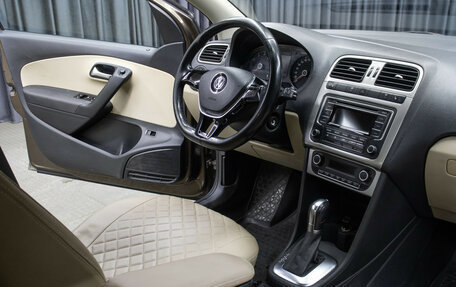 Volkswagen Polo VI (EU Market), 2015 год, 898 000 рублей, 11 фотография