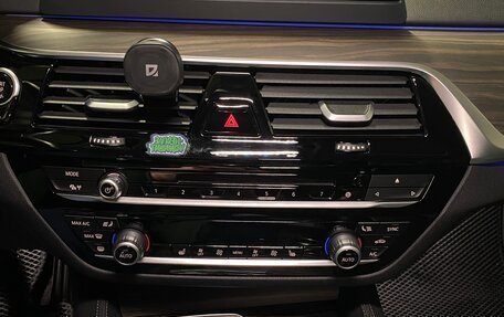 BMW 5 серия, 2018 год, 3 300 000 рублей, 11 фотография