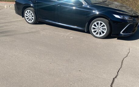 Toyota Camry, 2021 год, 2 900 000 рублей, 6 фотография