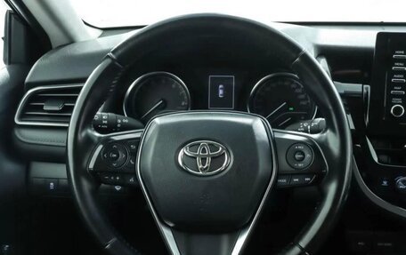 Toyota Camry, 2021 год, 2 900 000 рублей, 10 фотография