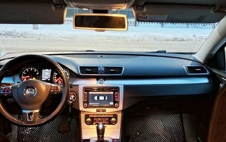 Volkswagen Passat B7, 2011 год, 1 050 000 рублей, 13 фотография