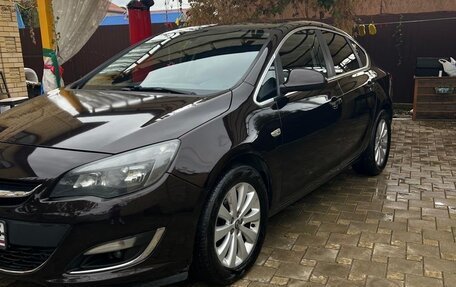 Opel Astra J, 2013 год, 800 000 рублей, 1 фотография