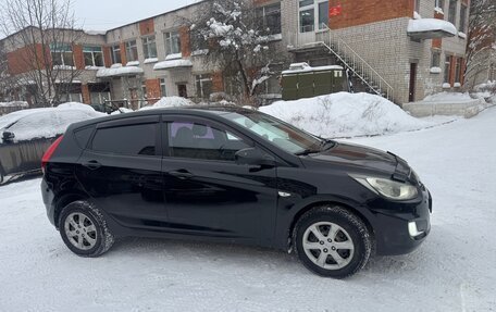 Hyundai Solaris II рестайлинг, 2012 год, 730 000 рублей, 3 фотография