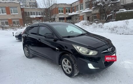 Hyundai Solaris II рестайлинг, 2012 год, 730 000 рублей, 2 фотография