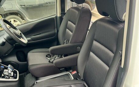 Nissan Serena IV, 2018 год, 1 980 000 рублей, 12 фотография