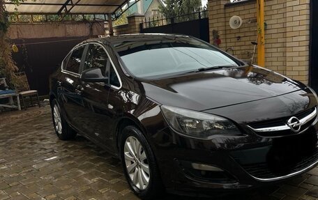 Opel Astra J, 2013 год, 800 000 рублей, 3 фотография