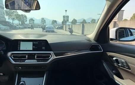 BMW 3 серия, 2021 год, 3 000 000 рублей, 10 фотография