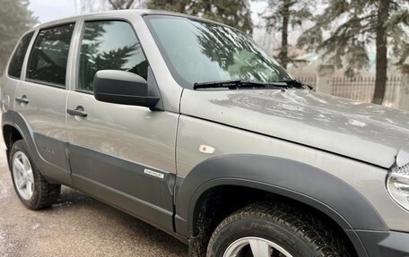 Chevrolet Niva I рестайлинг, 2018 год, 690 000 рублей, 11 фотография