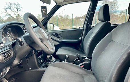 Chevrolet Niva I рестайлинг, 2018 год, 690 000 рублей, 21 фотография