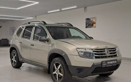Renault Duster I рестайлинг, 2014 год, 892 000 рублей, 3 фотография