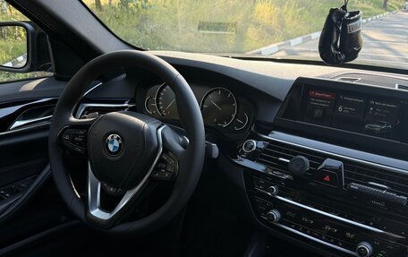 BMW 5 серия, 2018 год, 2 900 000 рублей, 11 фотография