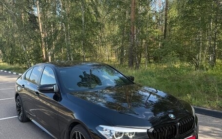 BMW 5 серия, 2018 год, 2 900 000 рублей, 3 фотография