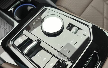 BMW 5 серия, 2025 год, 8 925 000 рублей, 15 фотография