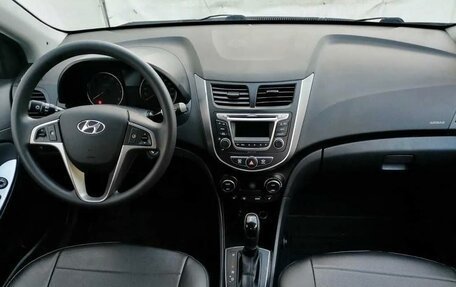 Hyundai Solaris II рестайлинг, 2015 год, 950 000 рублей, 4 фотография