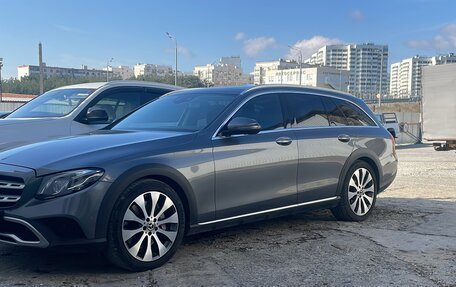 Mercedes-Benz E-Класс, 2018 год, 4 500 000 рублей, 5 фотография