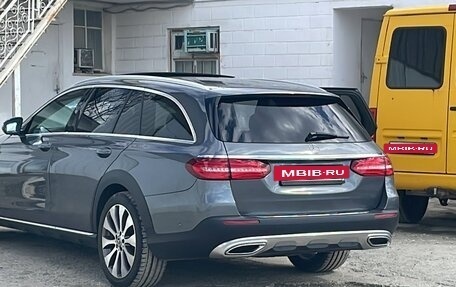 Mercedes-Benz E-Класс, 2018 год, 4 500 000 рублей, 8 фотография