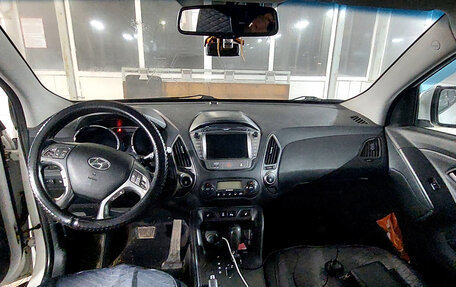 Hyundai ix35 I рестайлинг, 2013 год, 1 600 000 рублей, 11 фотография