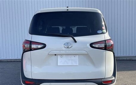 Toyota Sienta II, 2022 год, 1 137 000 рублей, 5 фотография