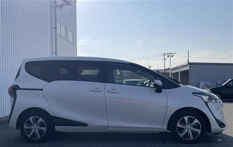 Toyota Sienta II, 2022 год, 1 137 000 рублей, 7 фотография