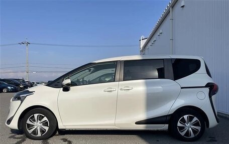 Toyota Sienta II, 2022 год, 1 137 000 рублей, 8 фотография