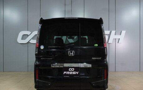 Honda Stepwgn IV, 2019 год, 2 415 000 рублей, 4 фотография