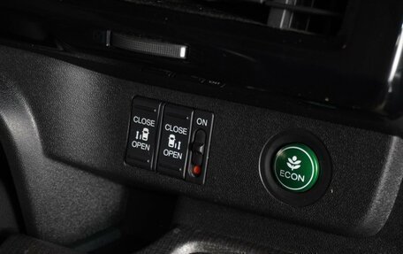 Honda Stepwgn IV, 2019 год, 2 415 000 рублей, 15 фотография