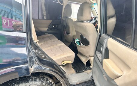 Mitsubishi Pajero III рестайлинг, 2004 год, 690 000 рублей, 10 фотография