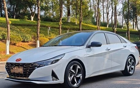 Hyundai Elantra, 2022 год, 1 300 000 рублей, 1 фотография